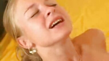 Foxy kamu amatör ifşa porno ofisinde telefonlarda başka bir gece geçirmek