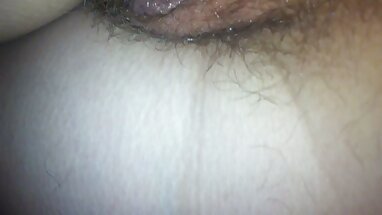 Pinky bir horoz ile amatör çekim yerli porno oynuyor,